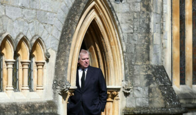 Без дома и работы: к чему привела дружба сына Елизаветы II с педофилом